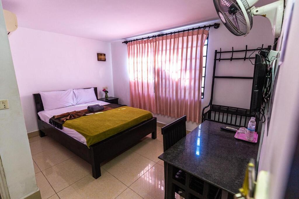 Central Backpacker Siem Reap Exterior photo